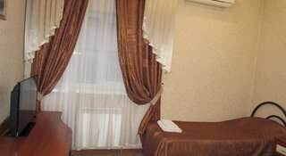 Гостиница Гостевой Дом Ривьера Краснодар Стандартный двухместный номер с 2 отдельными кроватями-2